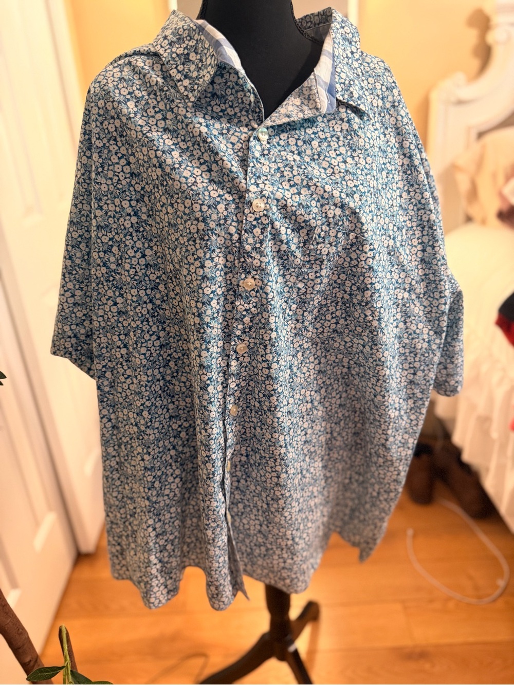Van Heusen Blue Floral Short-Sleeve Button-Down Shirt